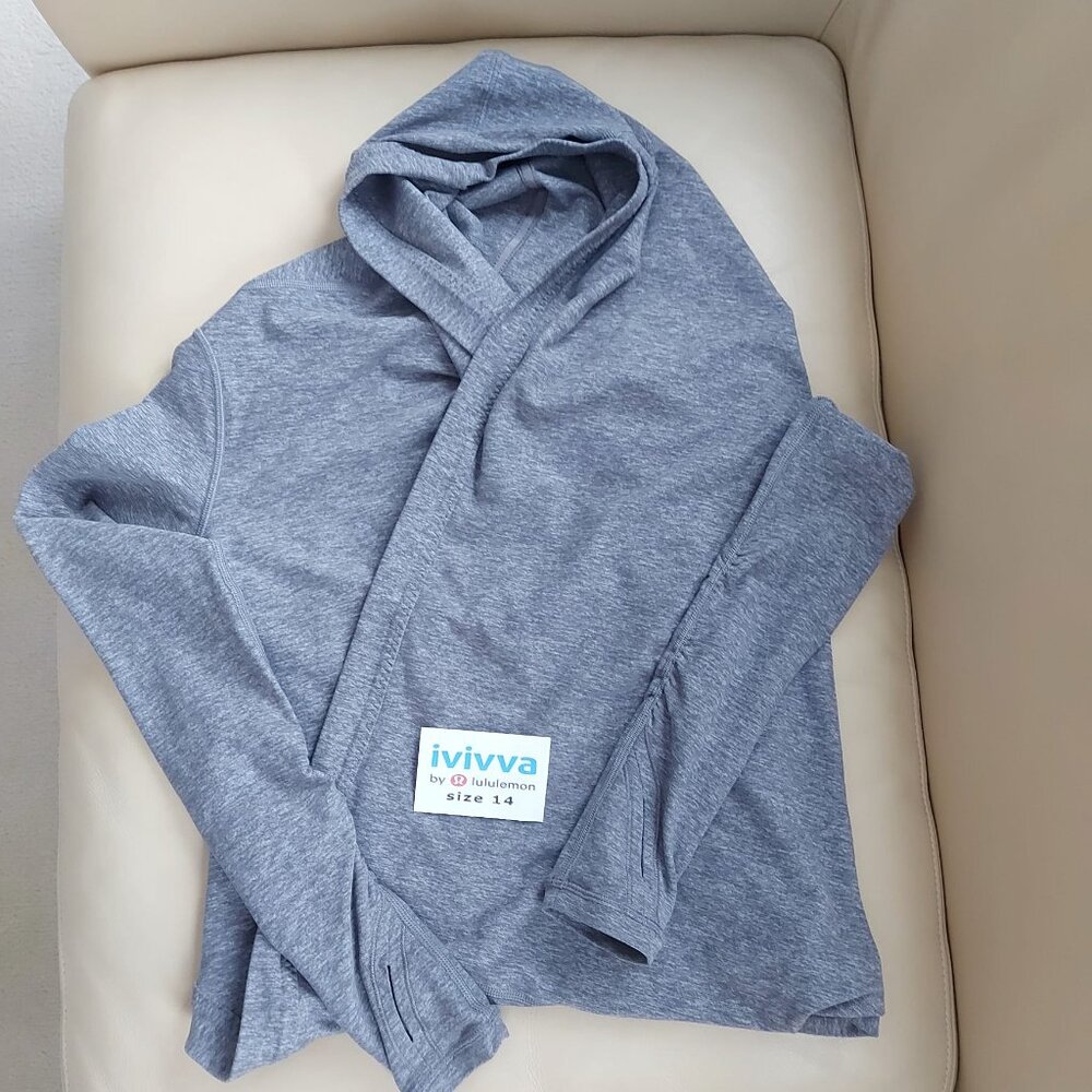 Ivivva Girl by Lululemon 🍋Four Count Shrug*Rulu grey thumbholes size 14 - Picture 8 of 8